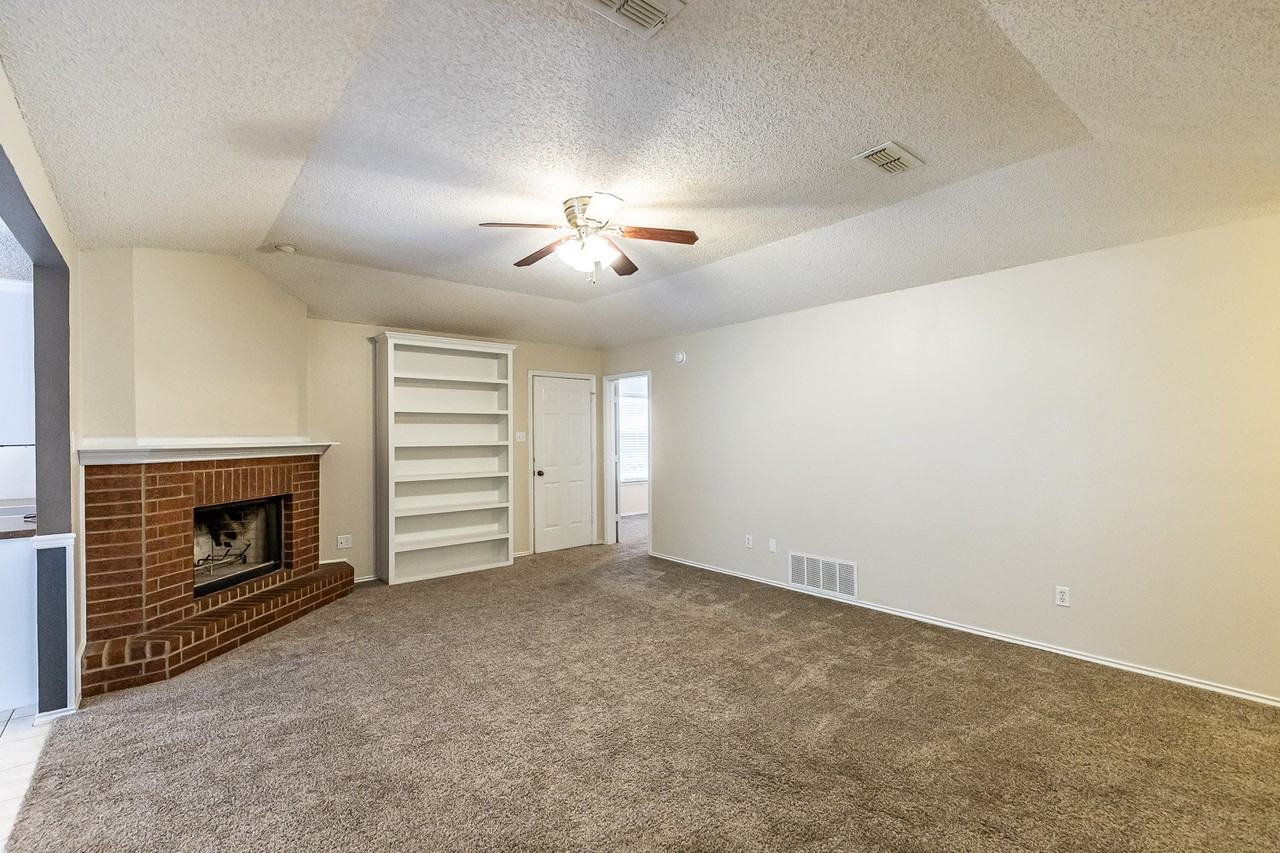6120 7th Dr - Photo 5 of 35