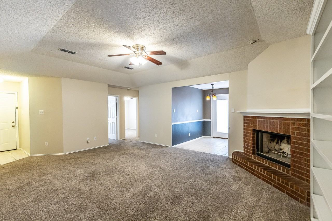 6120 7th Dr - Photo 7 of 35