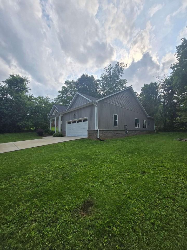 2125 Mae Dell Rd - Photo 2 of 32