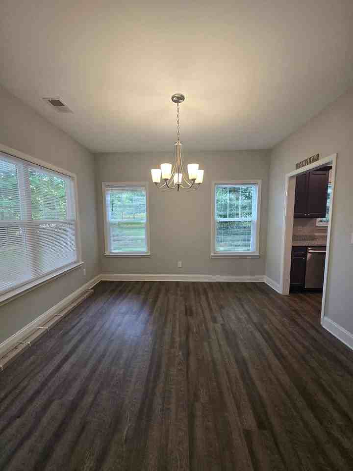 2125 Mae Dell Rd - Photo 7 of 32