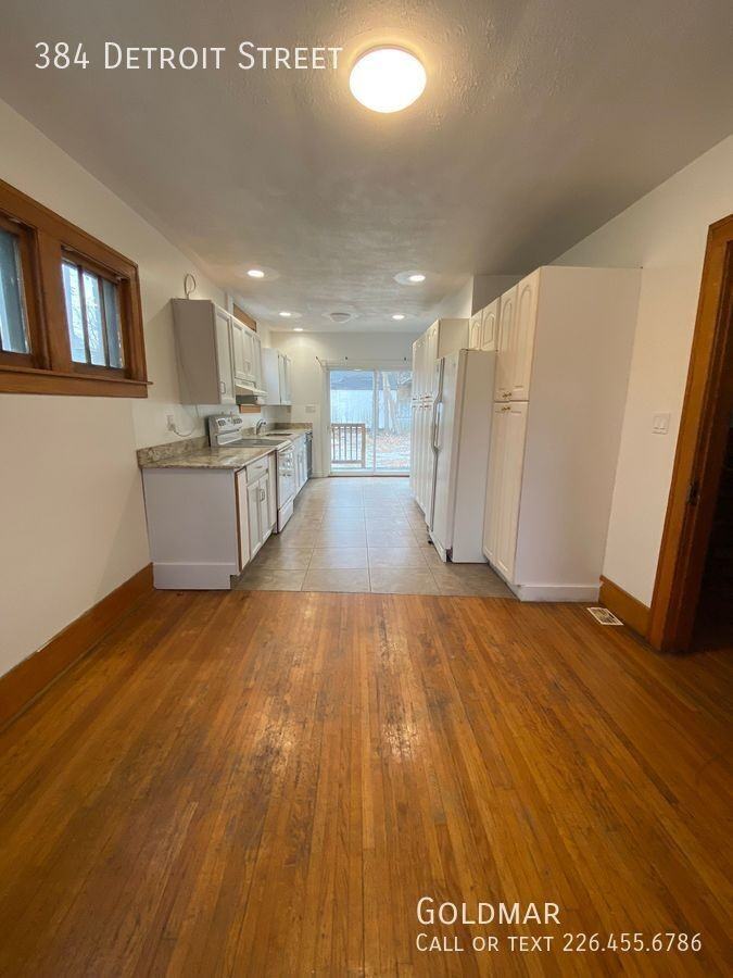 384 Detroit St - Photo 3 of 30