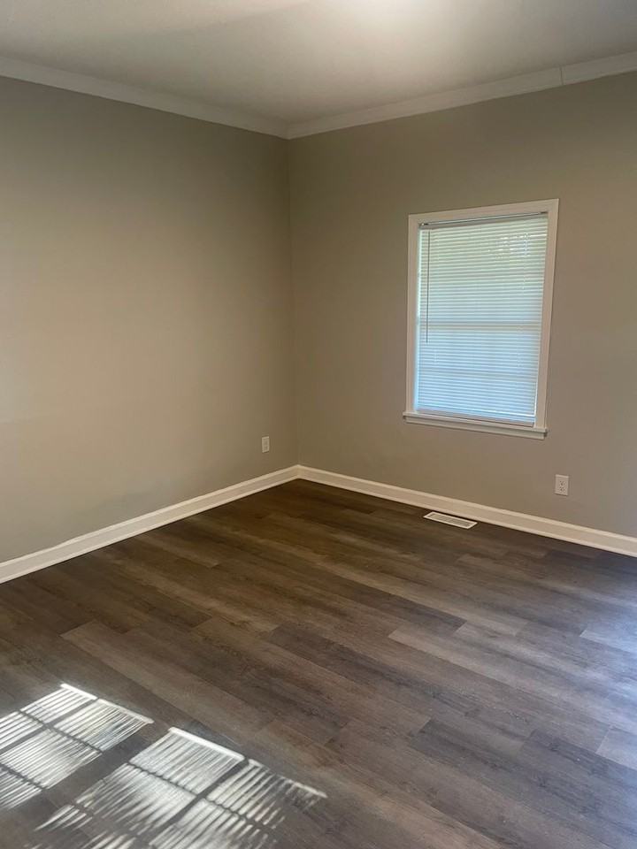 290 Hialeah Ct - Photo 6 of 21