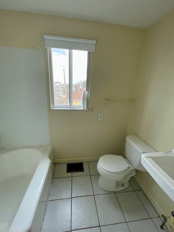 622 Minnesota St - Photo 4 of 10