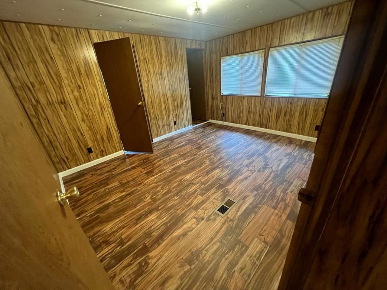3710 Stanley Dr - Photo 4 of 14