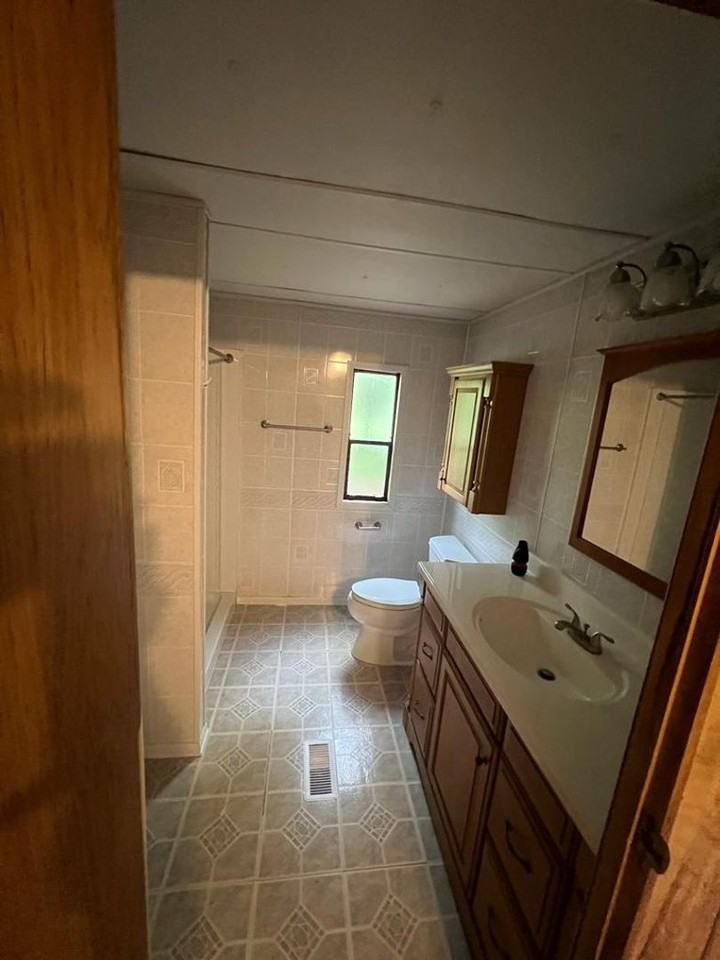 3710 Stanley Dr - Photo 5 of 14