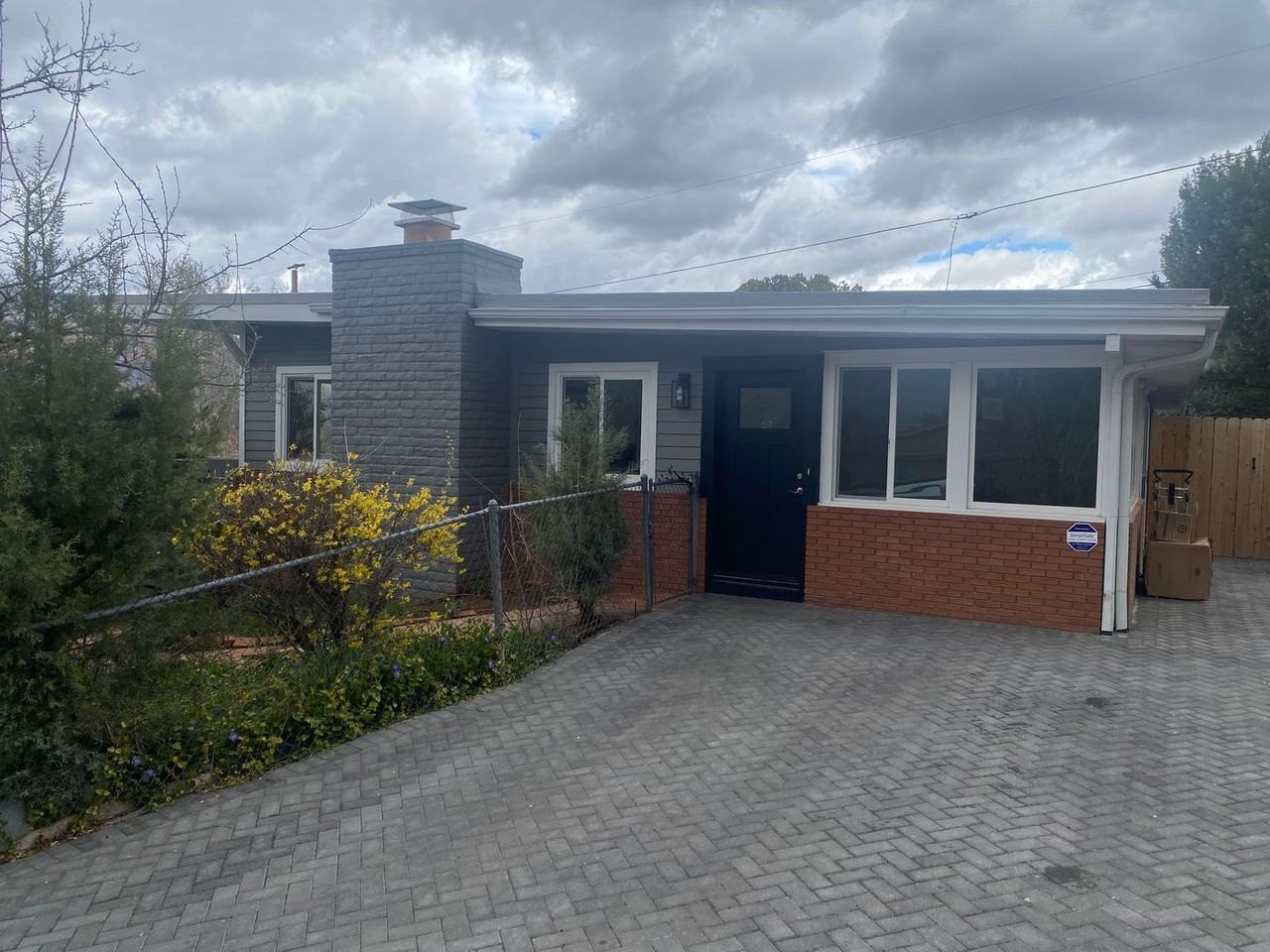 340 Birch Blvd - Photo 2 of 22