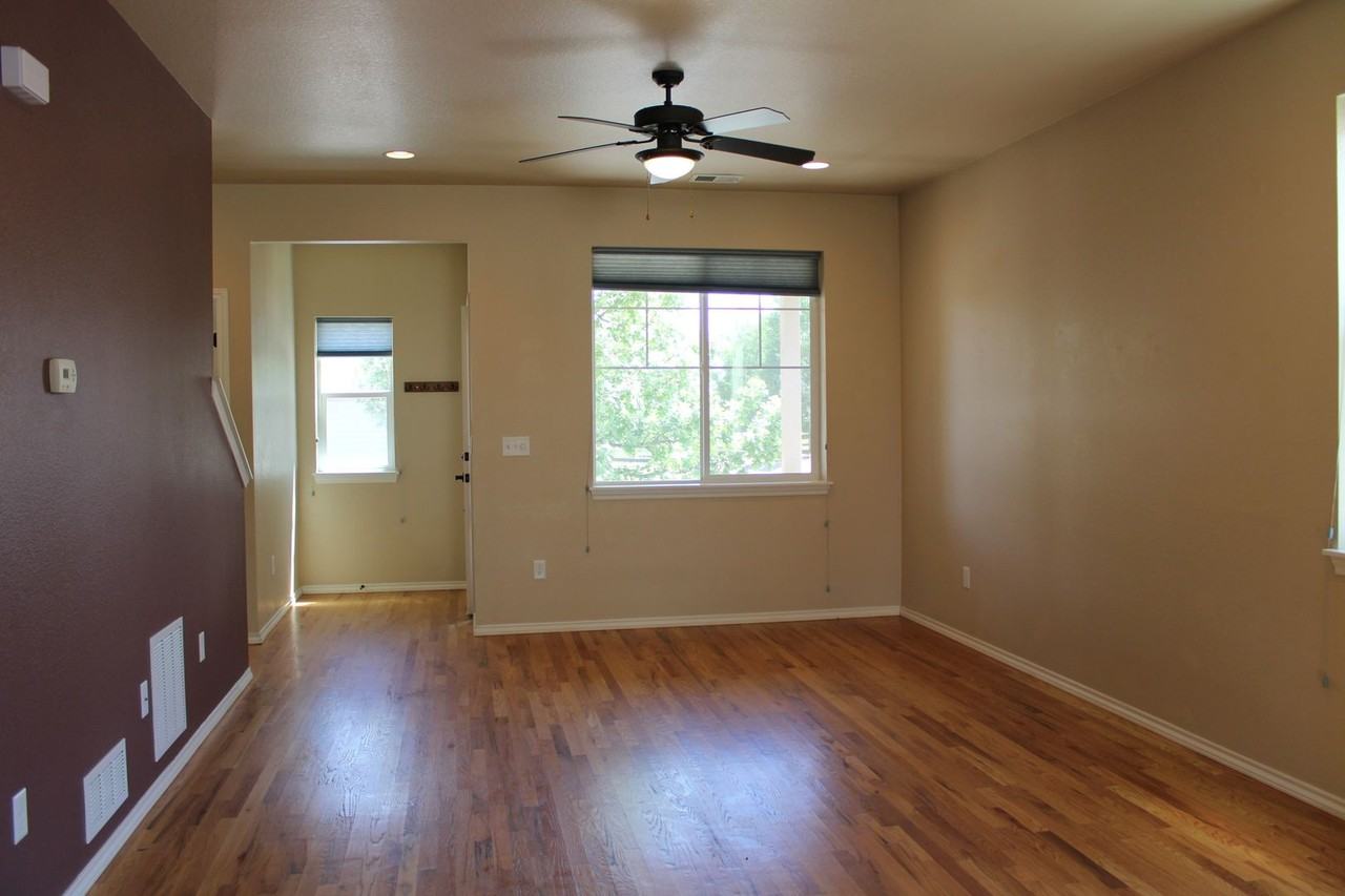 1902 Mackinac St - Photo 3 of 21