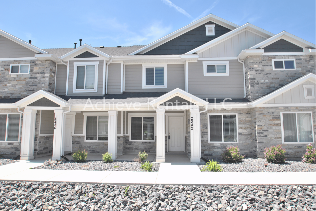 2242 S 1180 W - Photo 2 of 18