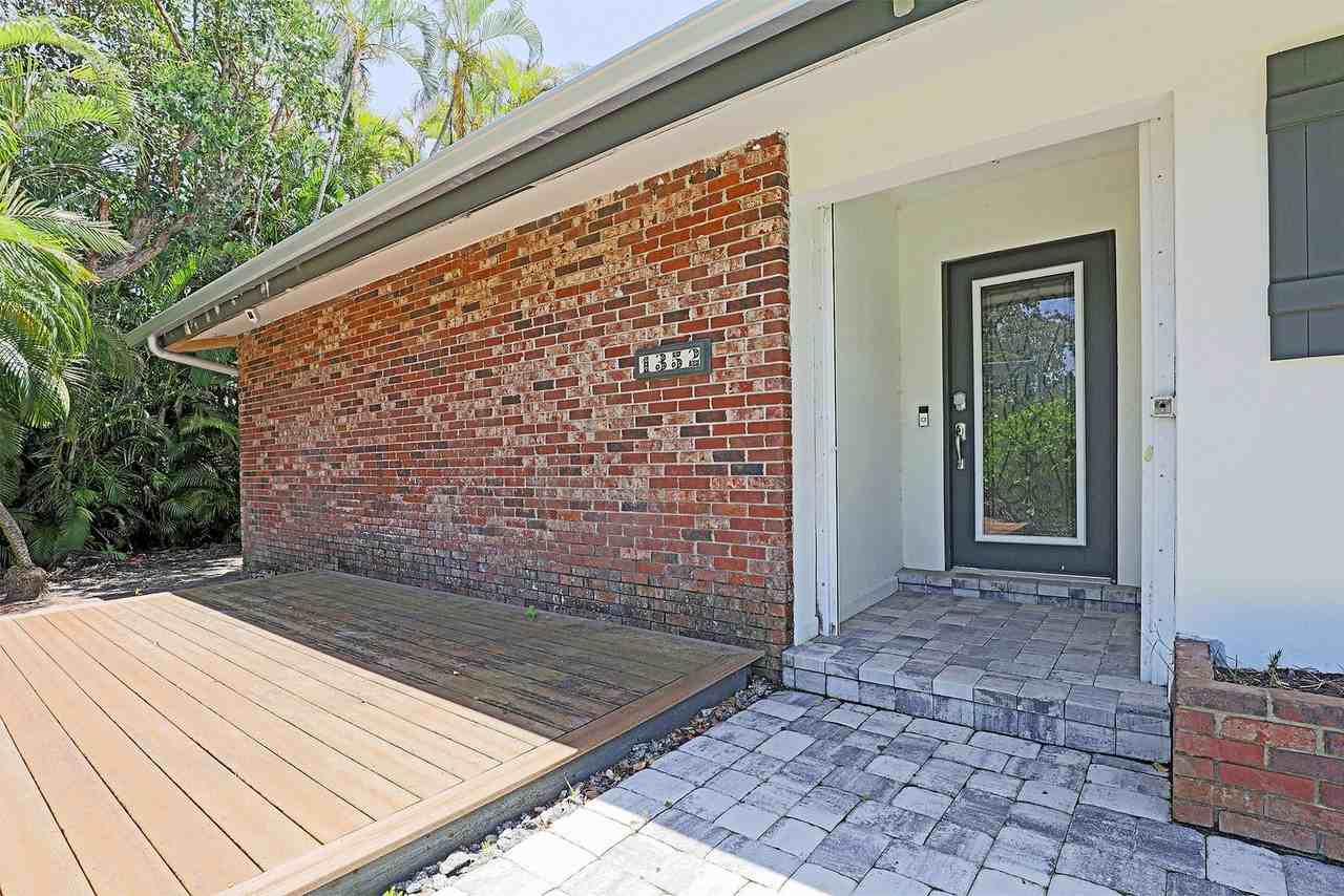 1352 Shadow Ln - Photo 2 of 50