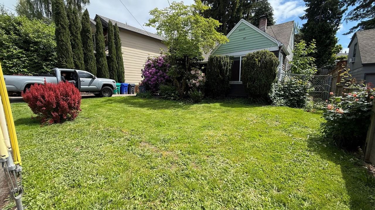 5708 Se Stark St - Photo 2 of 30