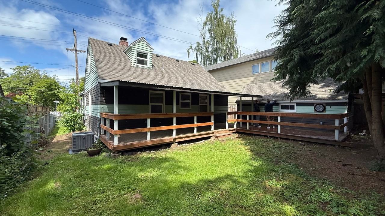 5708 Se Stark St - Photo 5 of 30