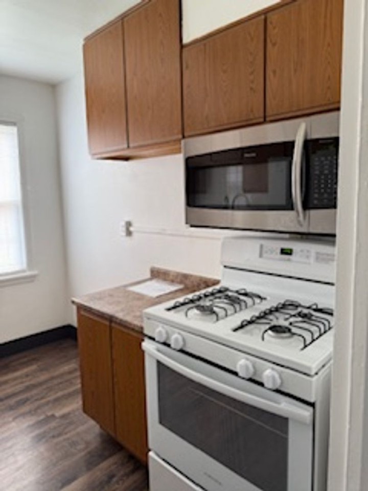 Shaker Norwood - Photo 2 of 13