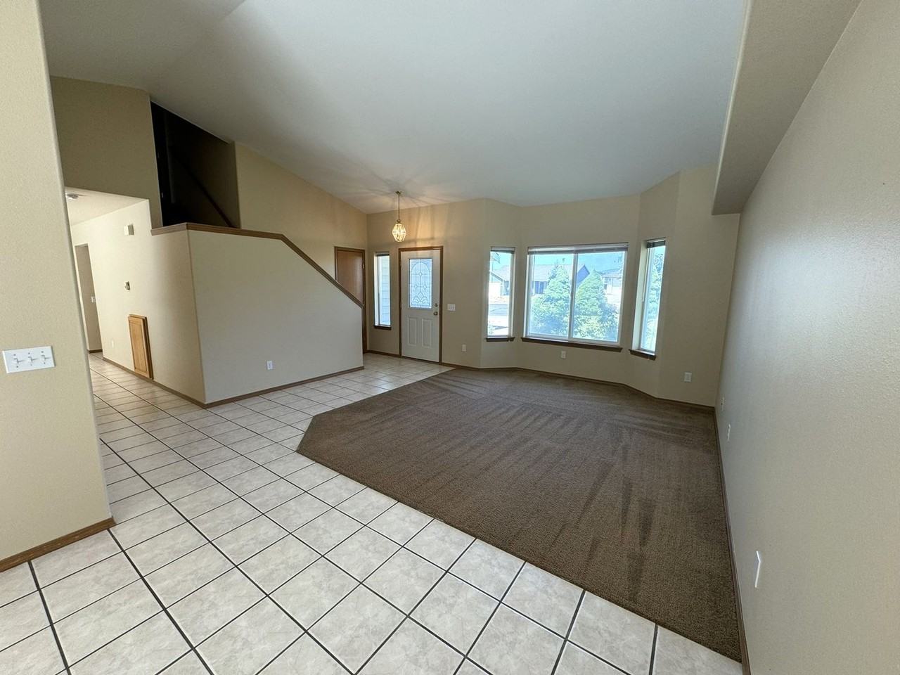 808 E Acacia Ln - Photo 6 of 35