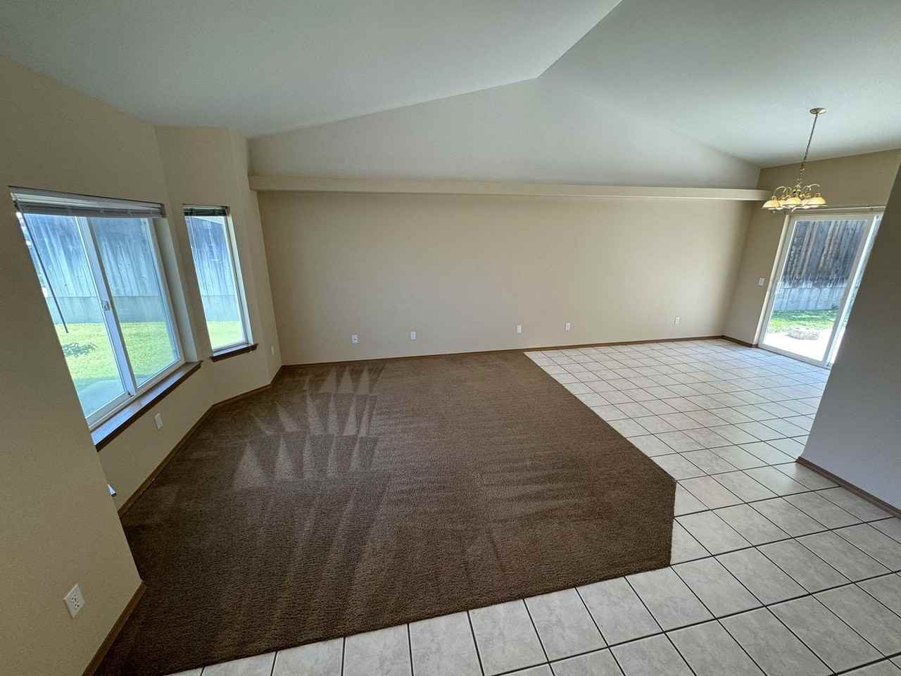 808 E Acacia Ln - Photo 3 of 35