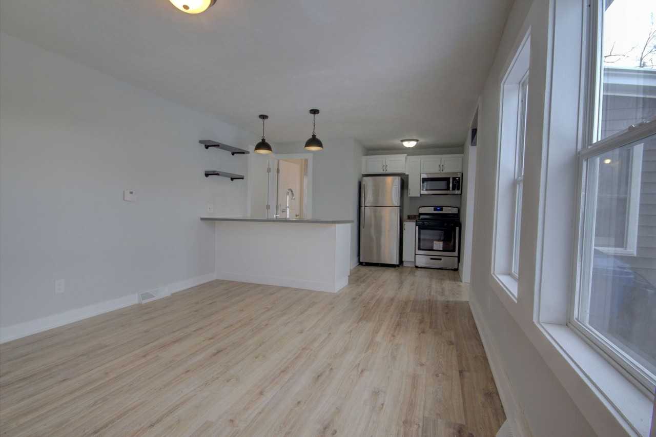 709 28th 1/2 St - Photo 3 of 15