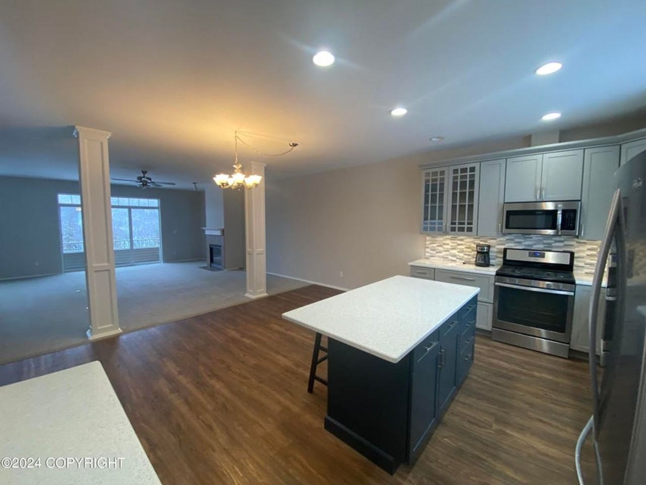 20349 Riverside Dr - Photo 2 of 17