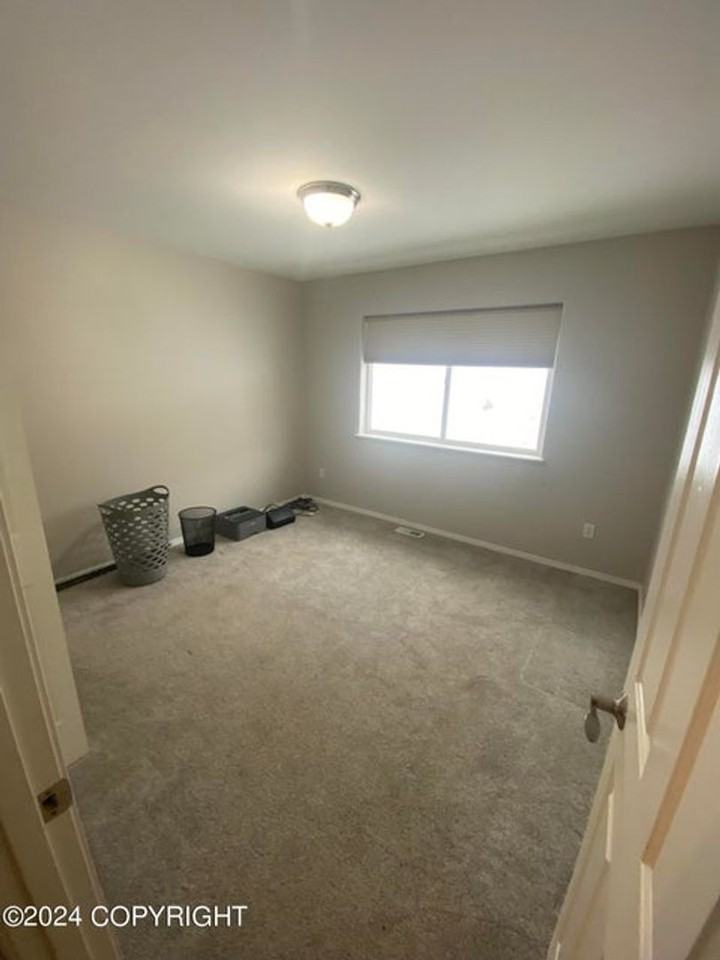 20349 Riverside Dr - Photo 7 of 17