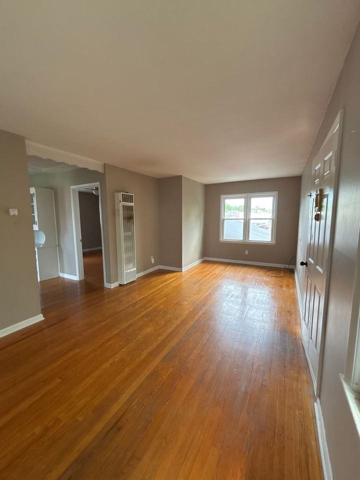 1004 W Lexington Ave - Photo 3 of 14