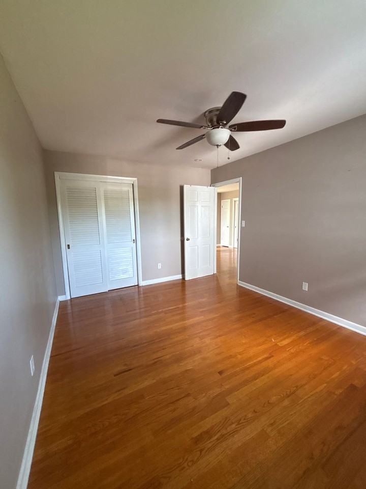 1004 W Lexington Ave - Photo 5 of 14