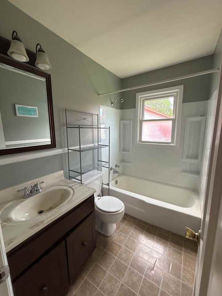 1004 W Lexington Ave - Photo 6 of 14
