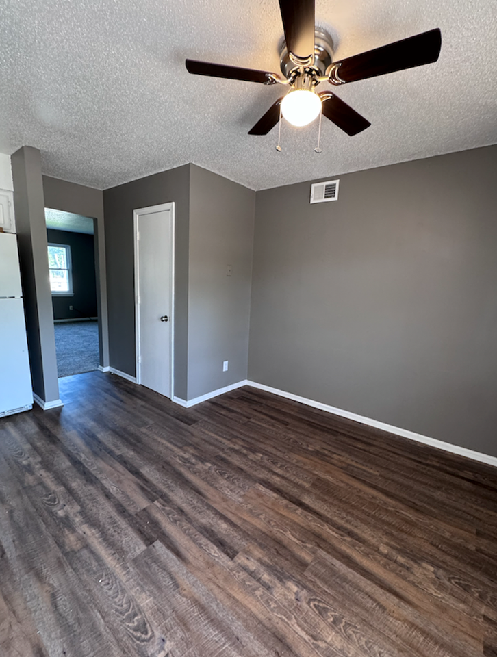 Hawk-Eyed Management - Photo 3 of 12