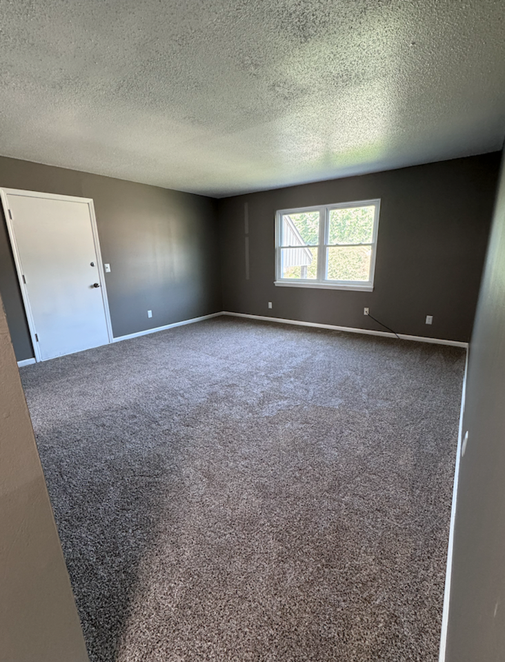 Hawk-Eyed Management - Photo 7 of 12