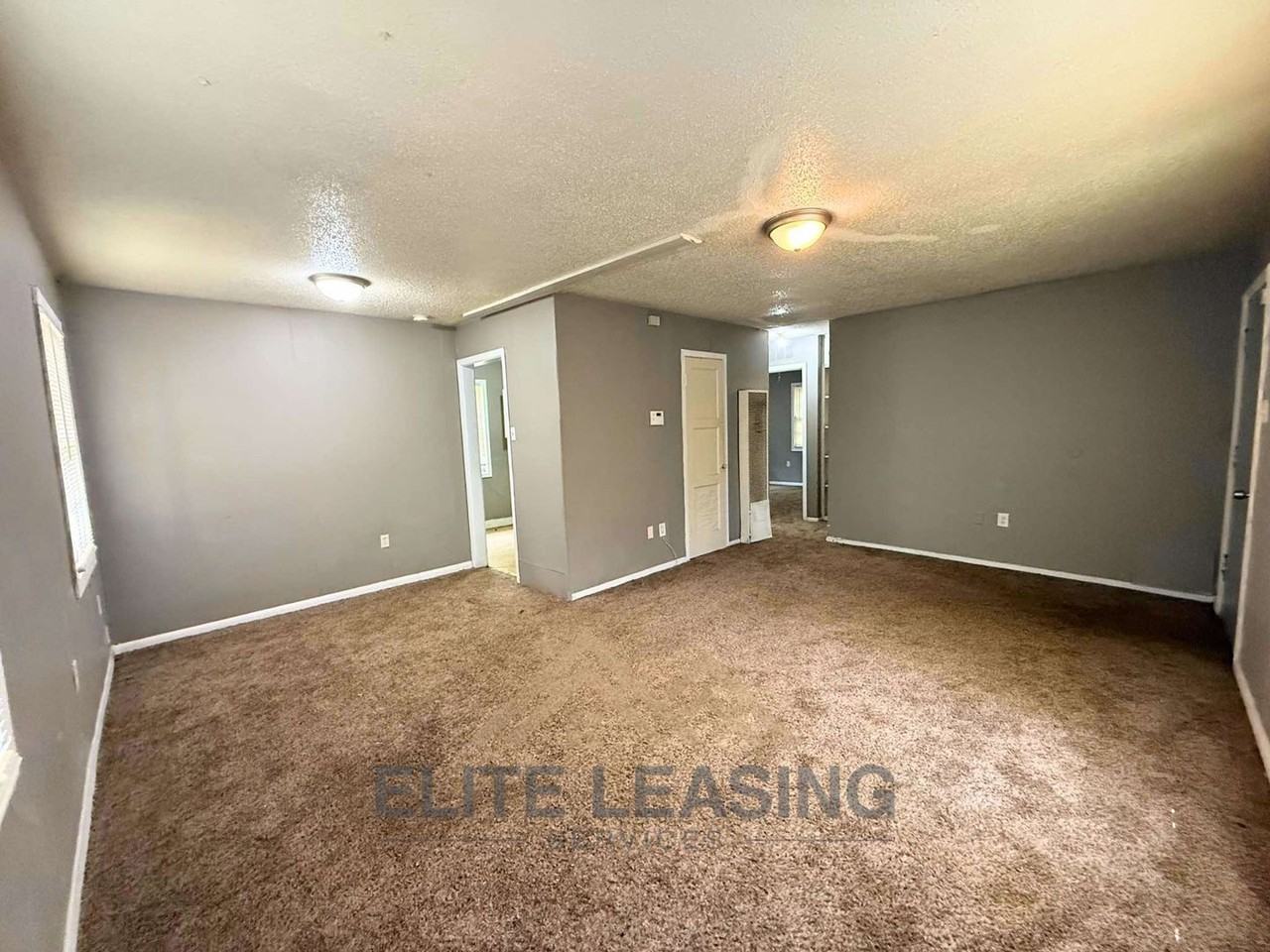500 Se 35th St - Photo 3 of 7