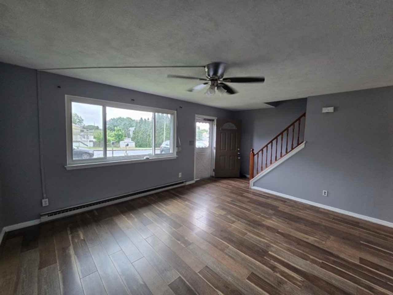 170 Roberts St - Photo 3 of 18