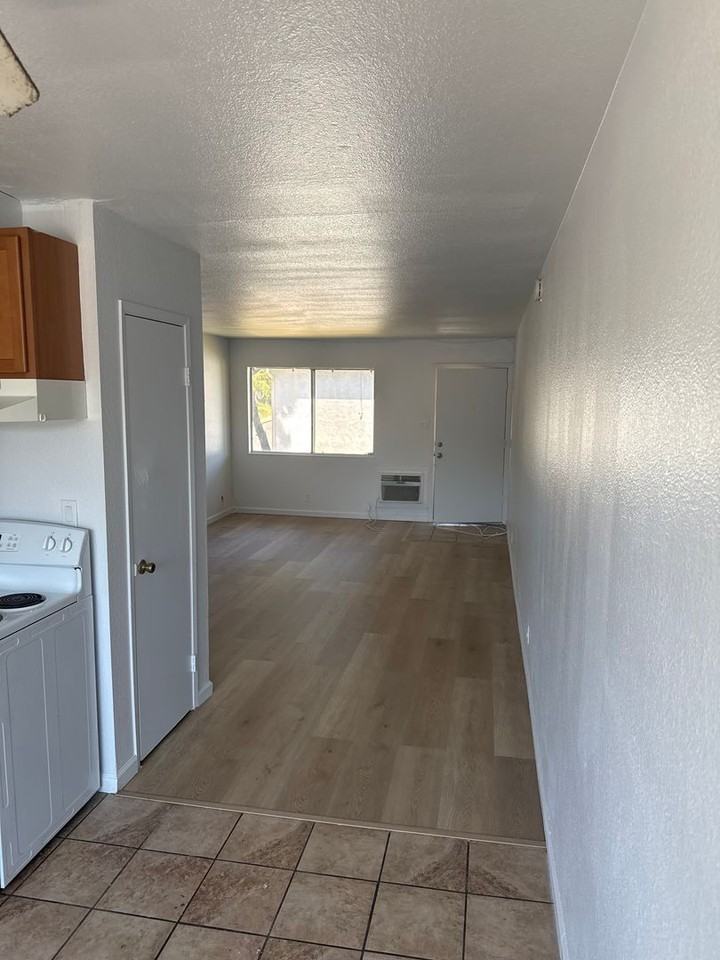 1612 Sycamore Dr #3 - Photo 3 of 9