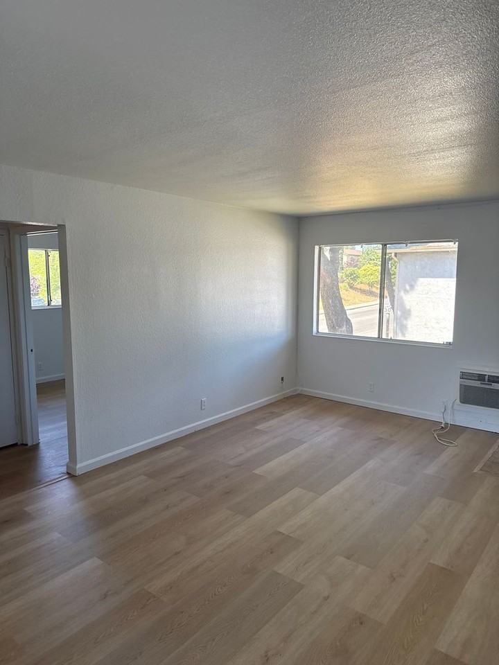 1612 Sycamore Dr #3 - Photo 5 of 9