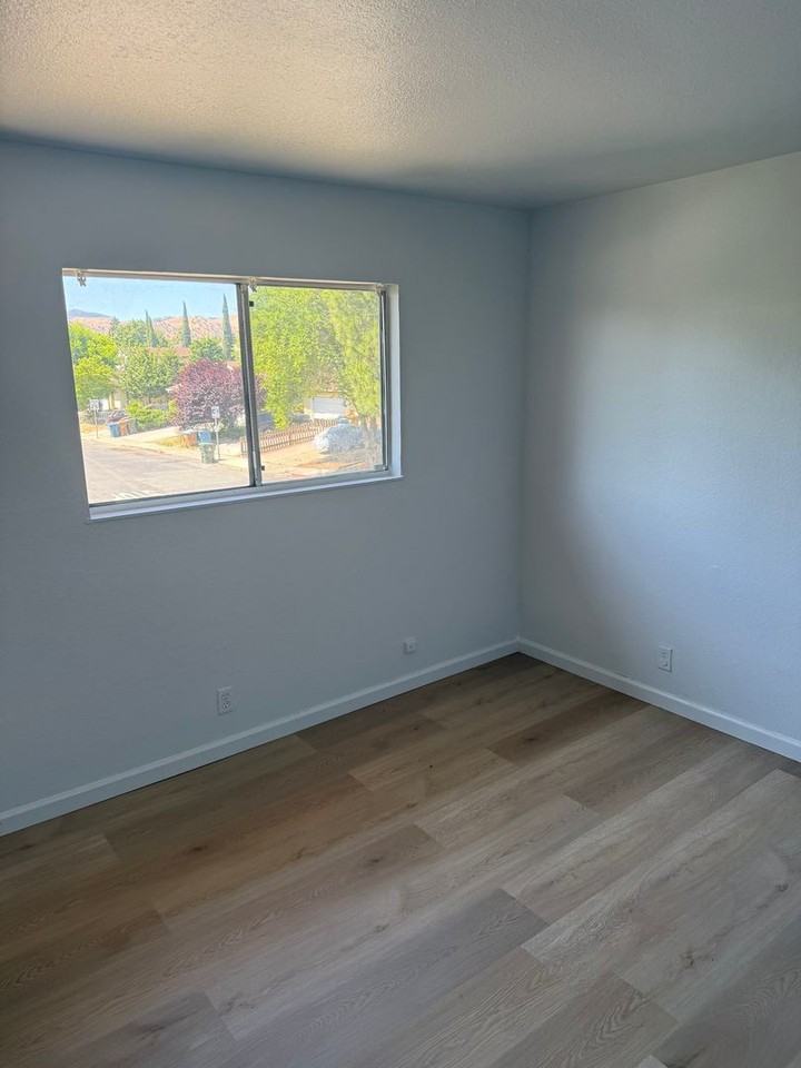 1612 Sycamore Dr #3 - Photo 6 of 9