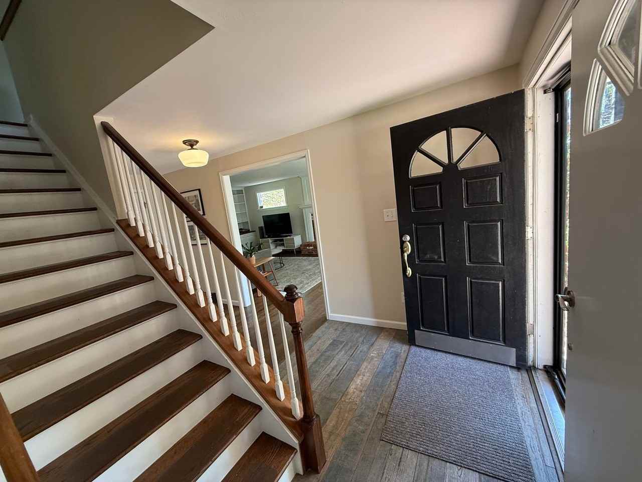 1077 Albion Rd - Photo 4 of 21