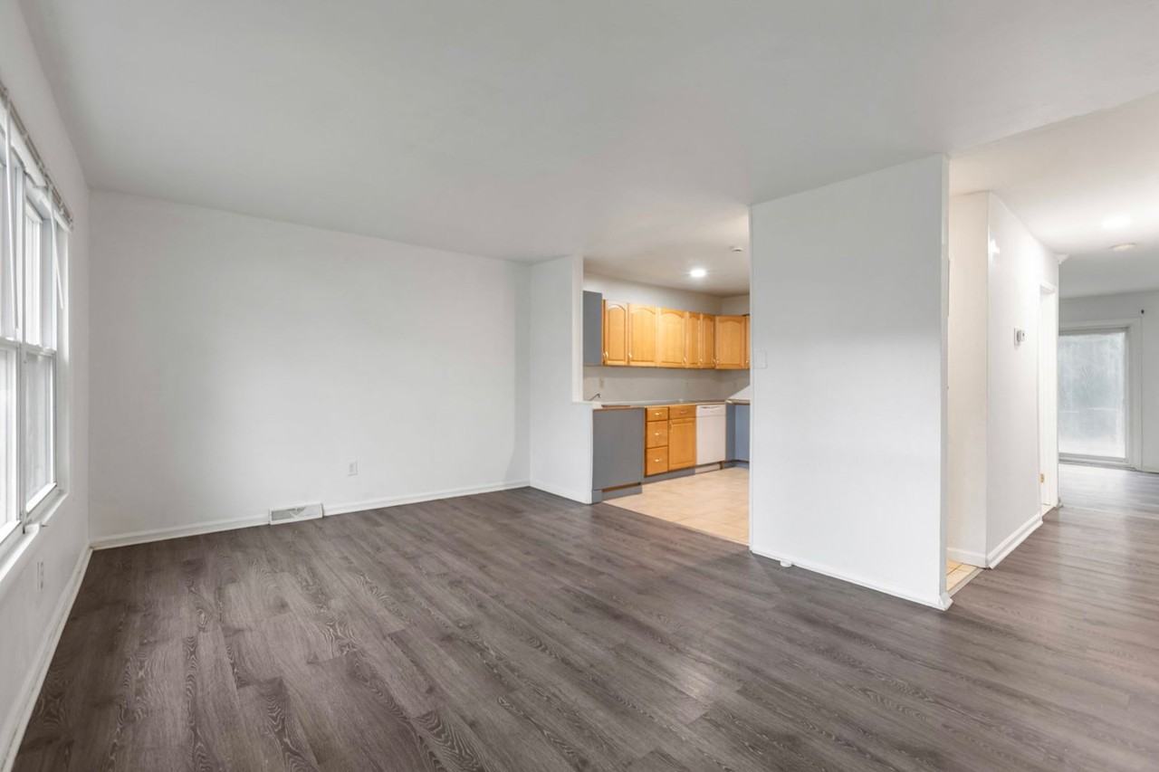 10 Clipper Ct - Photo 6 of 27