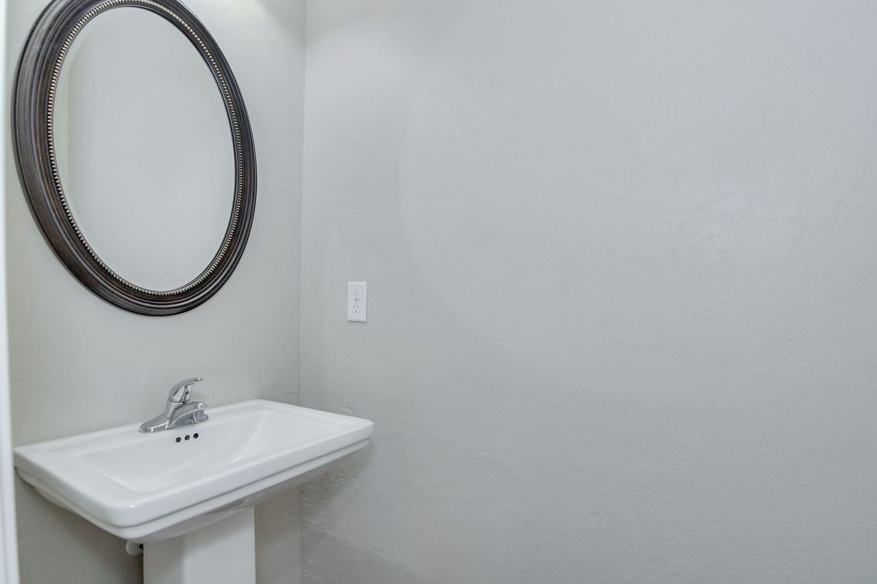 505 Capstone Way - Photo 6 of 40