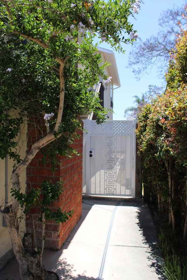 340 E J St - Photo 2 of 40