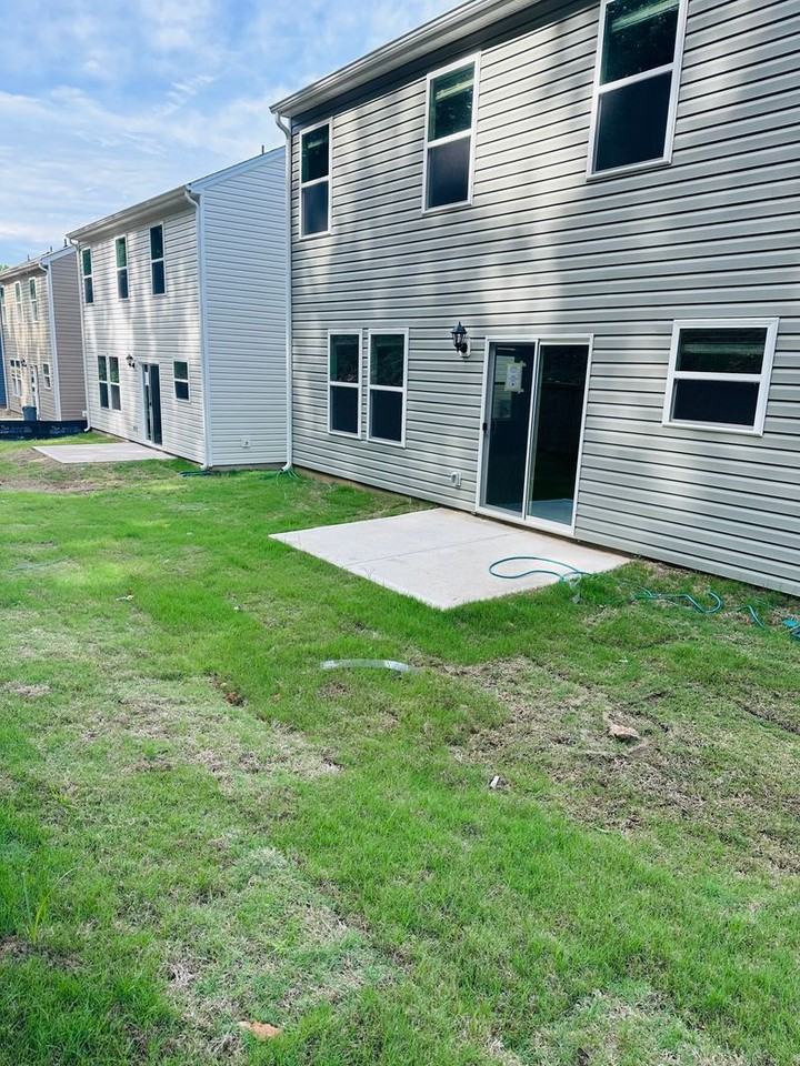 1031 20th Avenue Loop Se - Photo 2 of 18