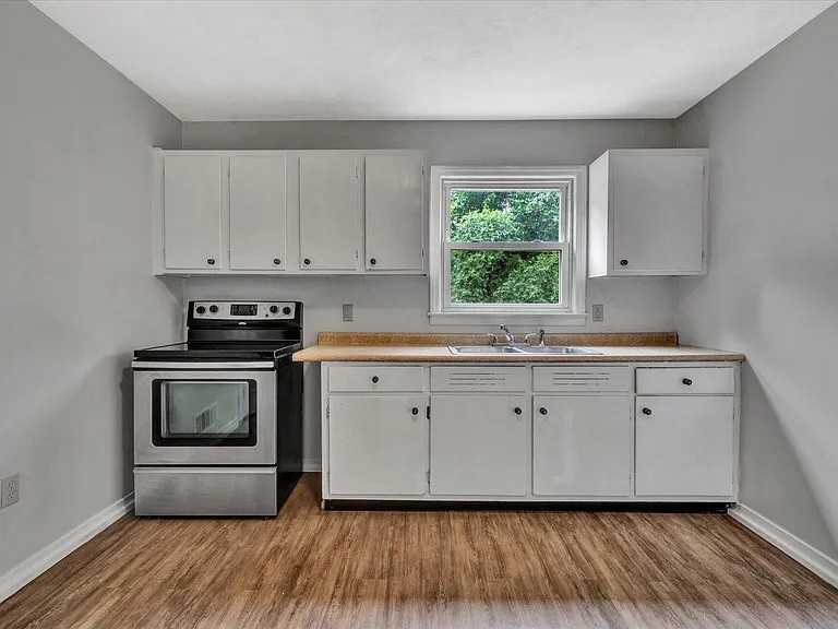 3922 Wyoming Ave Nw #NA - Photo 3 of 14