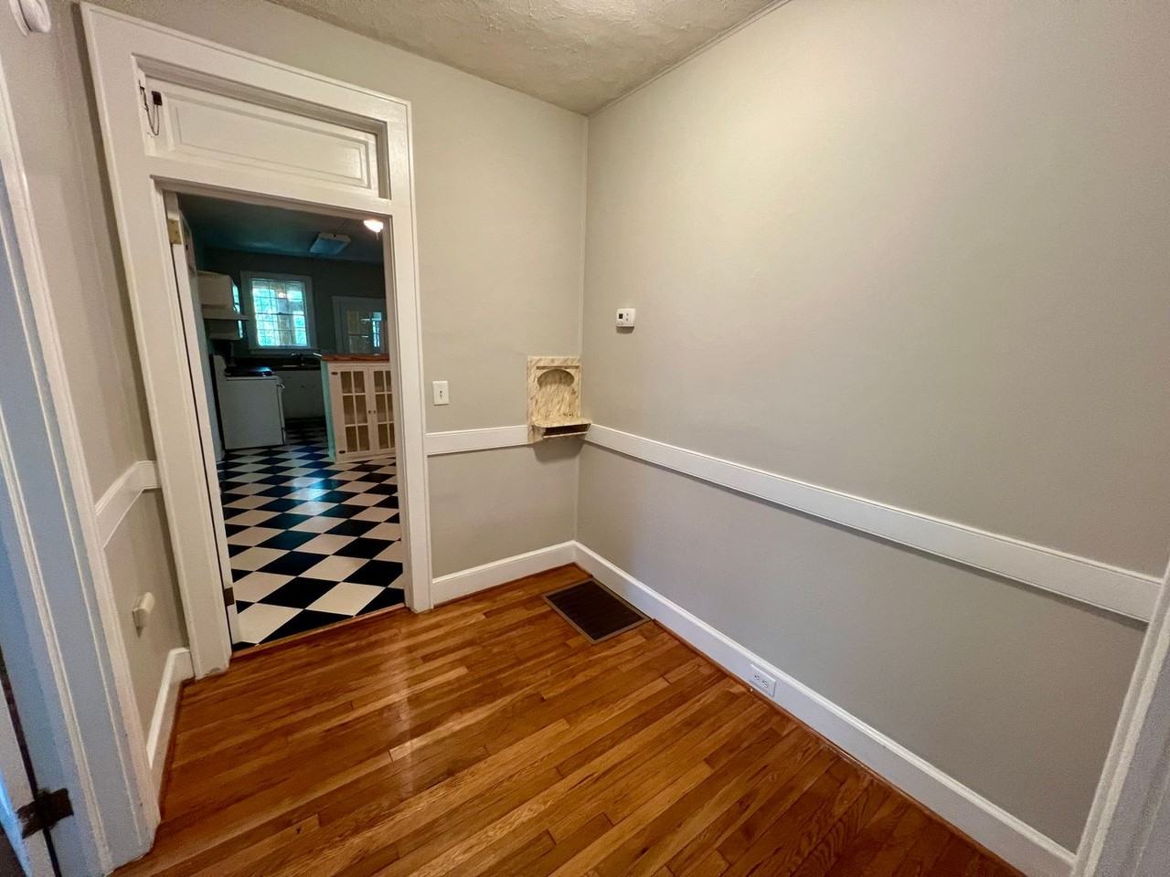 1501 Fairview Dr - Photo 5 of 24