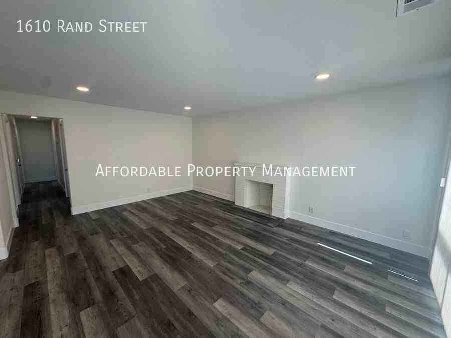 1610 Rand St - Photo 3 of 17