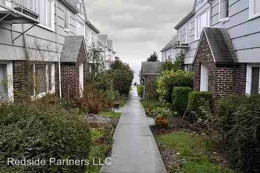 526 Lakeside Ave S - Photo 2 of 11