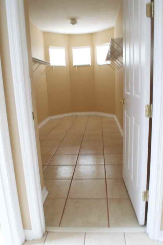 6220 Hedgesparrows Ln - Photo 4 of 42