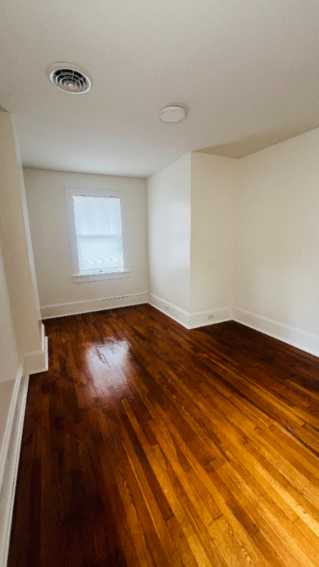 812 Tyler Ave - Photo 5 of 17