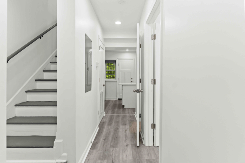 1452 Smith Place Southeast #B - Photo 4 of 17