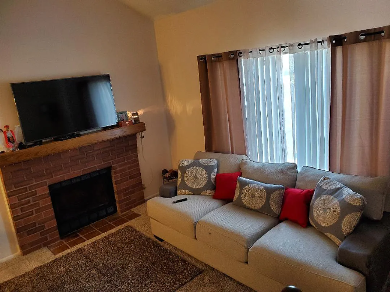 1177 Ne - Photo 5 of 32