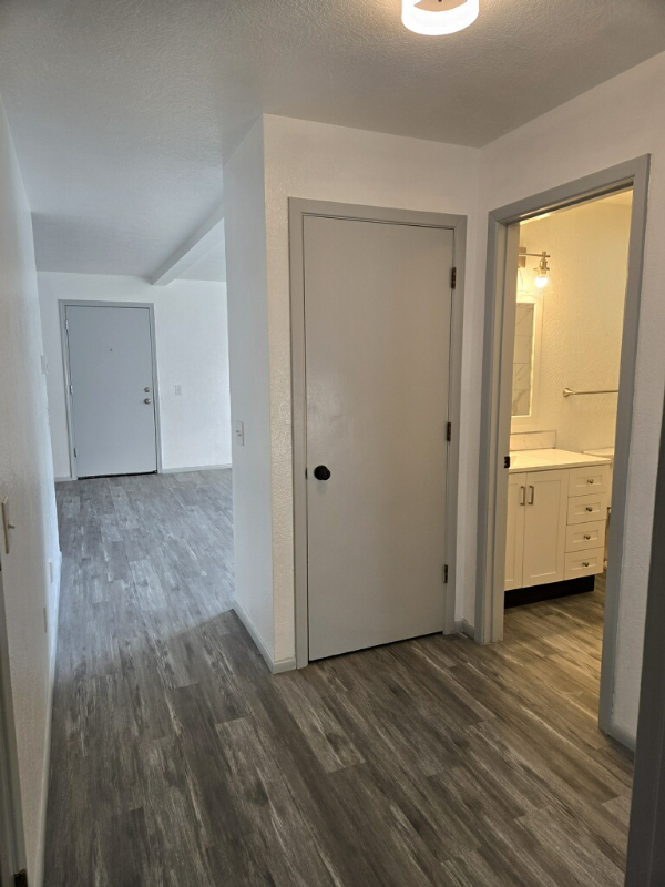 2605 E Quiet Cir #2605-3 - Photo 3 of 8