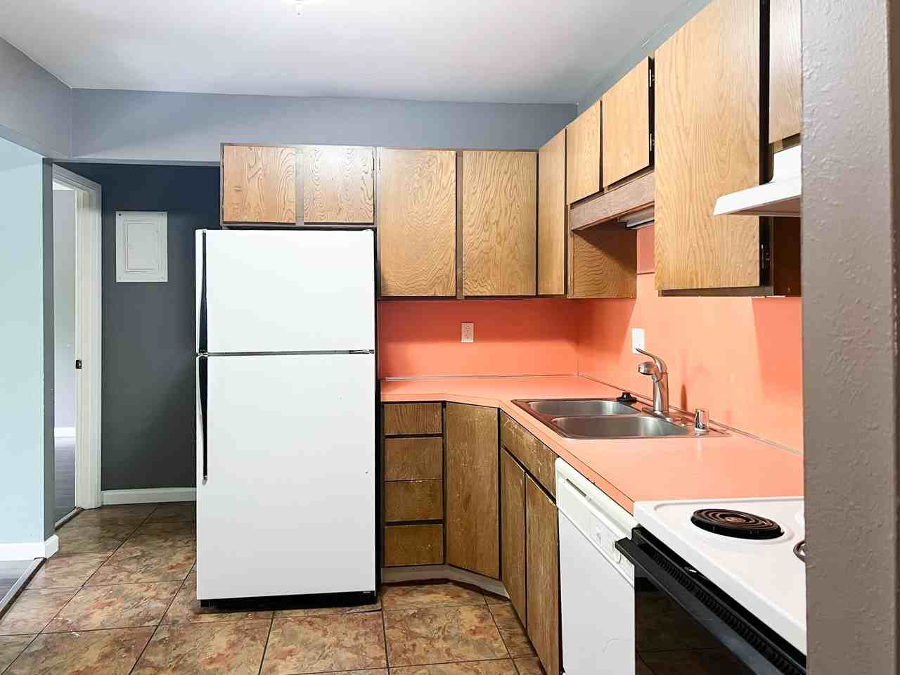 8030 Lake Otis Pkwy - Photo 2 of 8