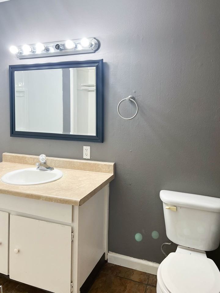 8030 Lake Otis Pkwy - Photo 4 of 8