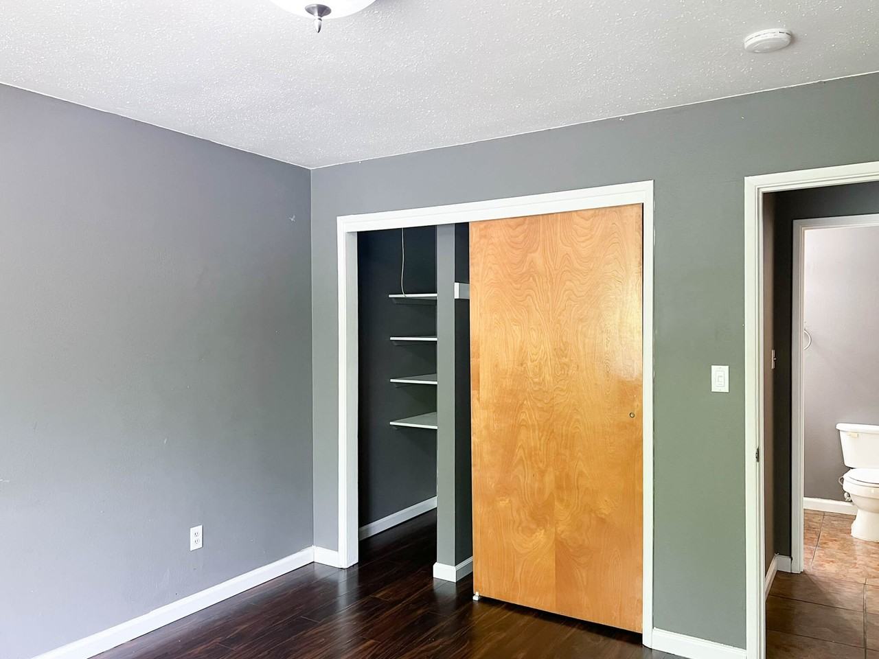 8030 Lake Otis Pkwy - Photo 5 of 8