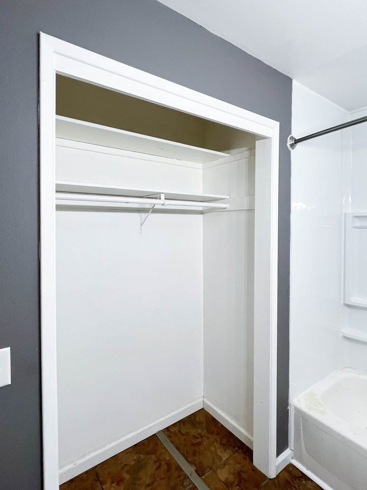 8030 Lake Otis Pkwy - Photo 6 of 8