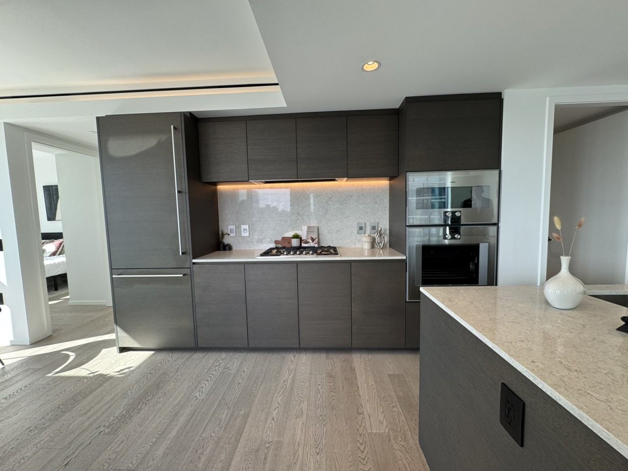 1482 Robson St - Photo 2 of 11